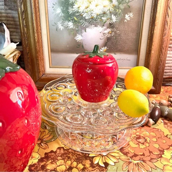 NEW! Transpac Ceramic Red Spring Strawberry 🍓 Covered Sugar Honey Jar - Picture 2 of 7